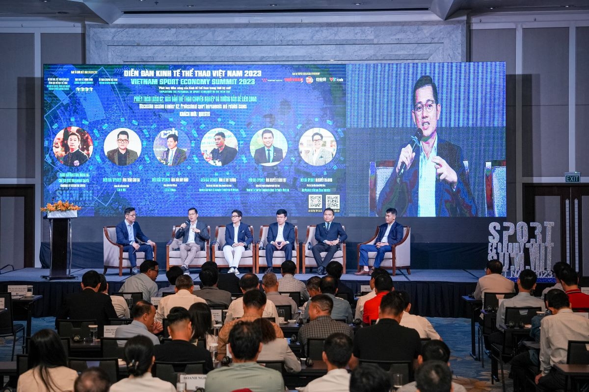 Session 2 at VSES 2023: Trần Chu Sa, CEO of the VBA, speaking